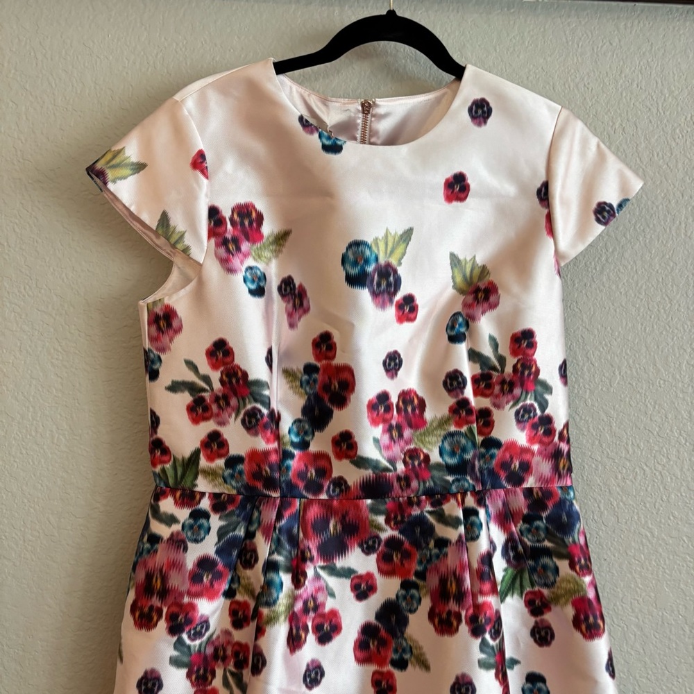 ❗️NWT Ted Baker Ibia Baby Pink Cap Sleeve Dress with Multicolor Floral Print 10 - Picture 4 of 10